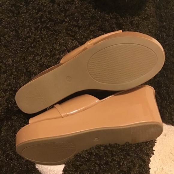 EST. 1946, in new condition size 9, patent leather shoes gorgeous 🤩 - Picture 2 of 4